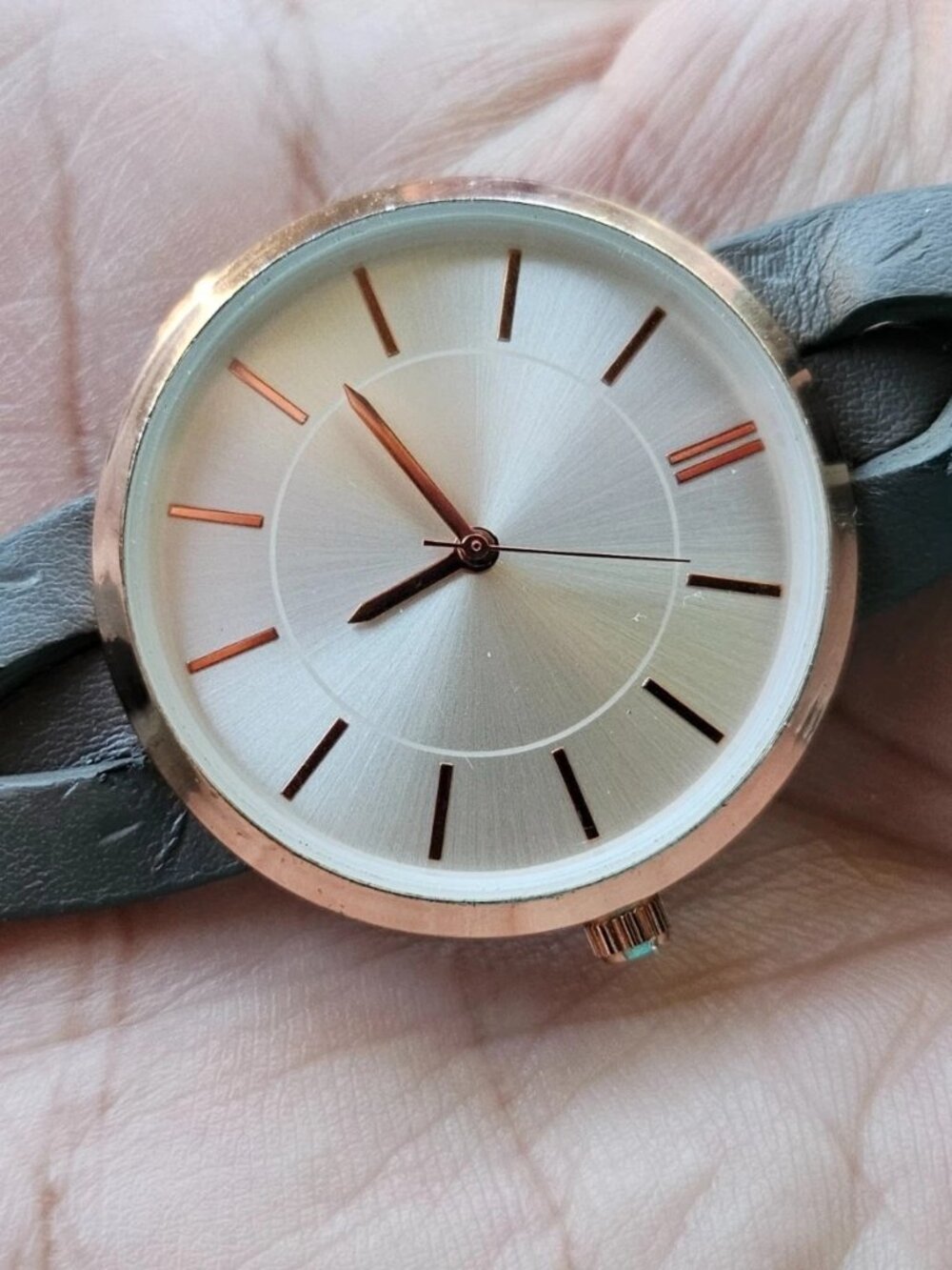 Women Wristwatch Fashion Faux Vegan Leather Strap Analog Quartz Wrist Watch